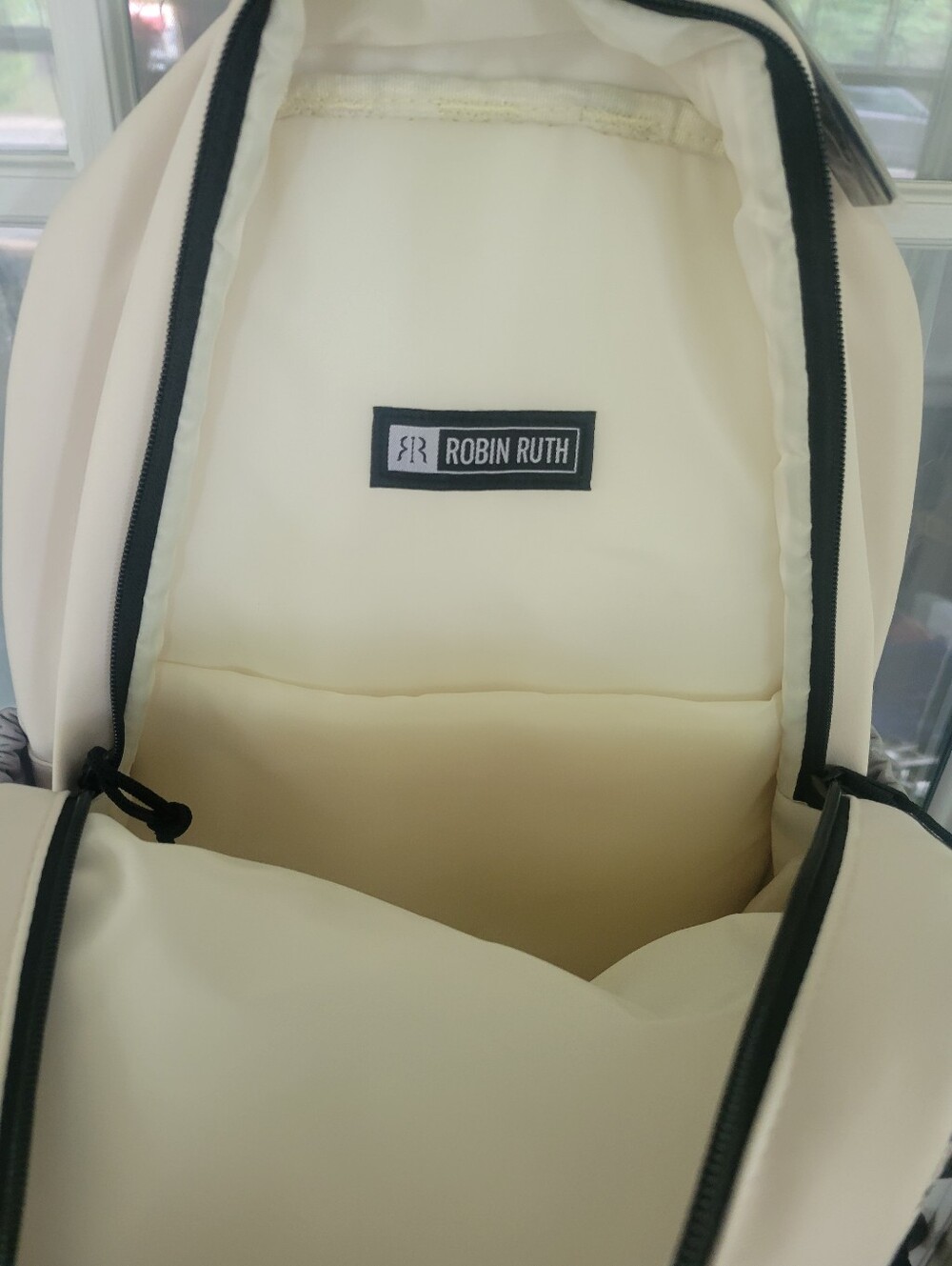 Robin Ruth Cream & Light Gray New York Map Backpack - Picture 3 of 8